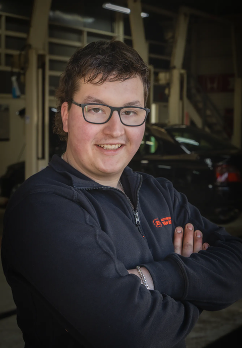 Seth, monteur bij Autobedrijf van der Wal